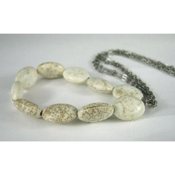 Necklace String Strand White Stone Magnesite Beads 21 Inch Silvertone Chain - Picture 8 of 9